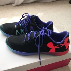 Under Armour | girls low precision runners